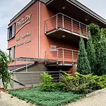 Pavilon Szálloda 3*