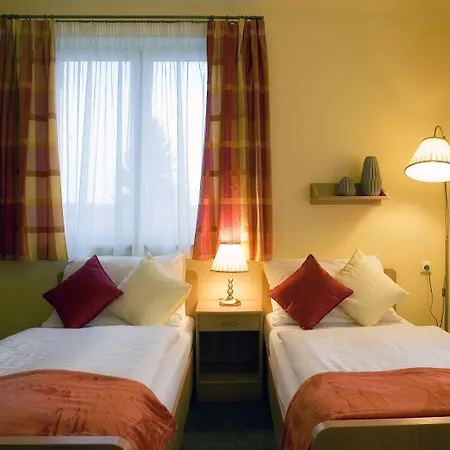 Hotel Pavilon 3*