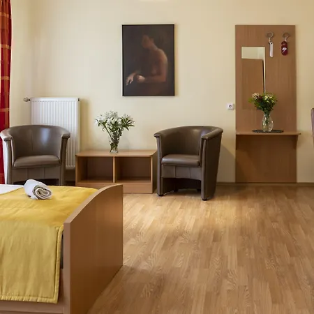 Hotel Pavilon 3*