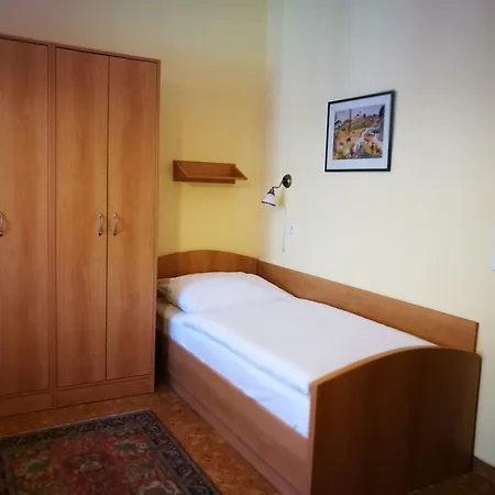 מלון Pavilon Říčany