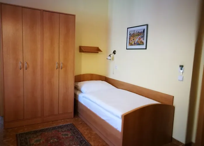מלון Pavilon Říčany